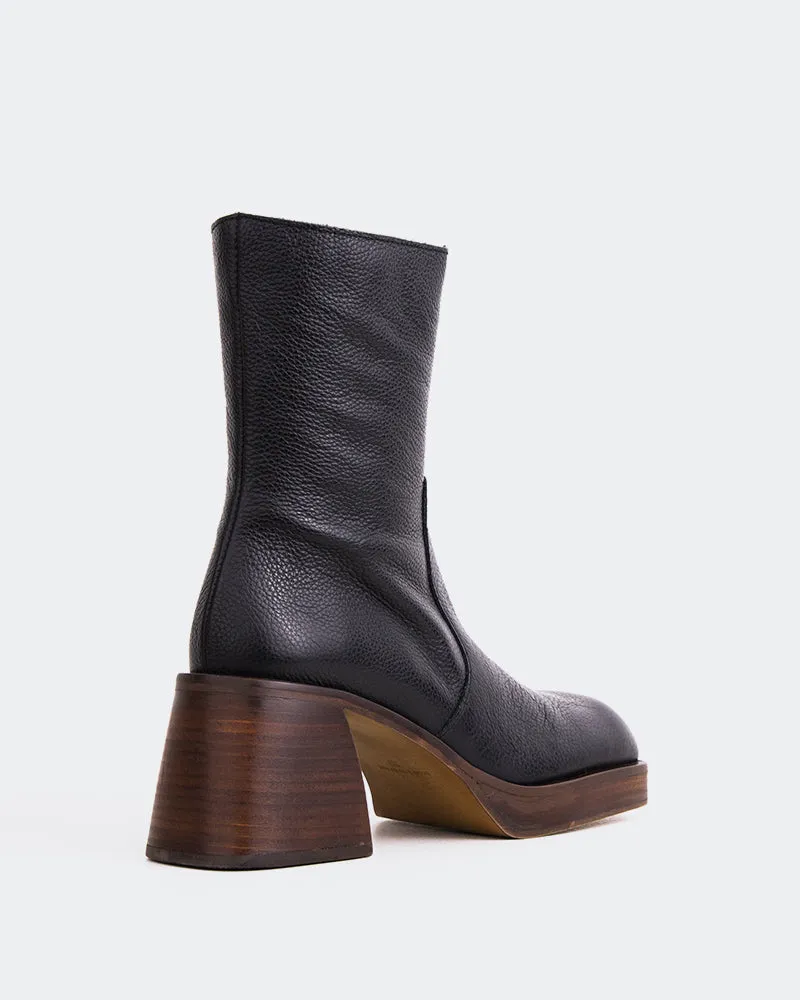 Camoens Black Leather
