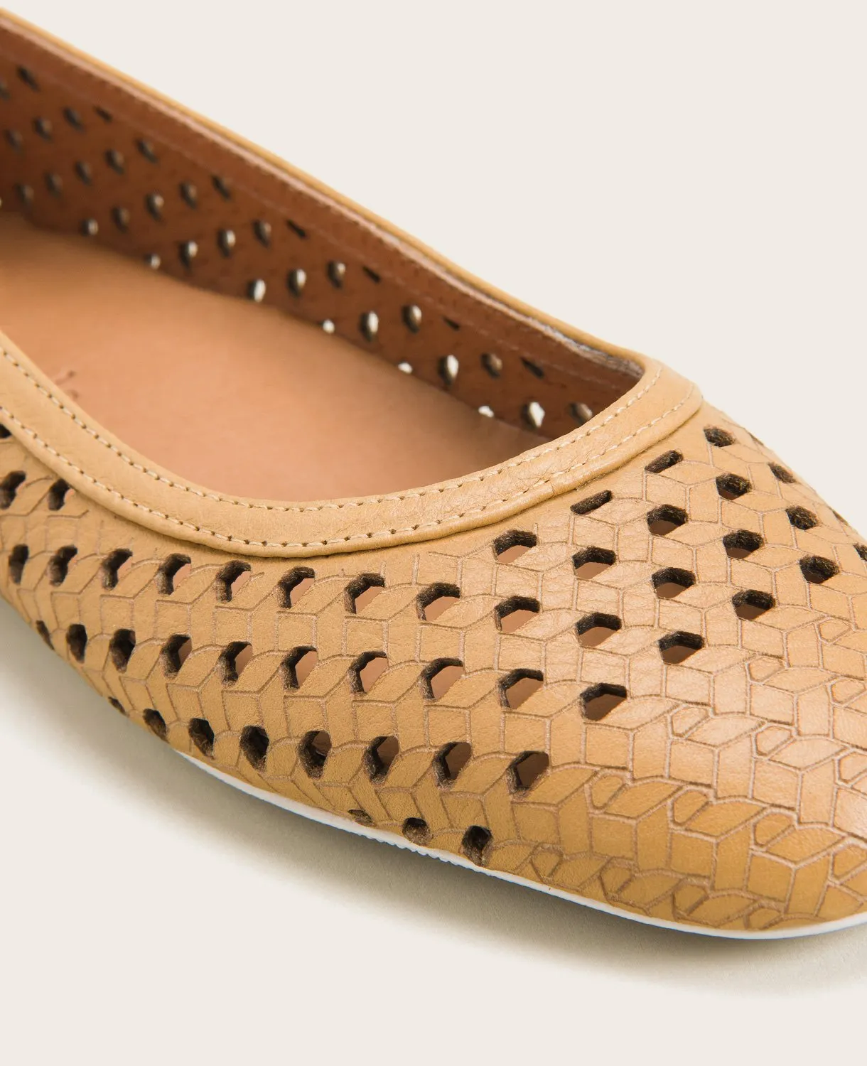 GENTLE SOULS - Eugene Travel Packable Woven Ballet Flat