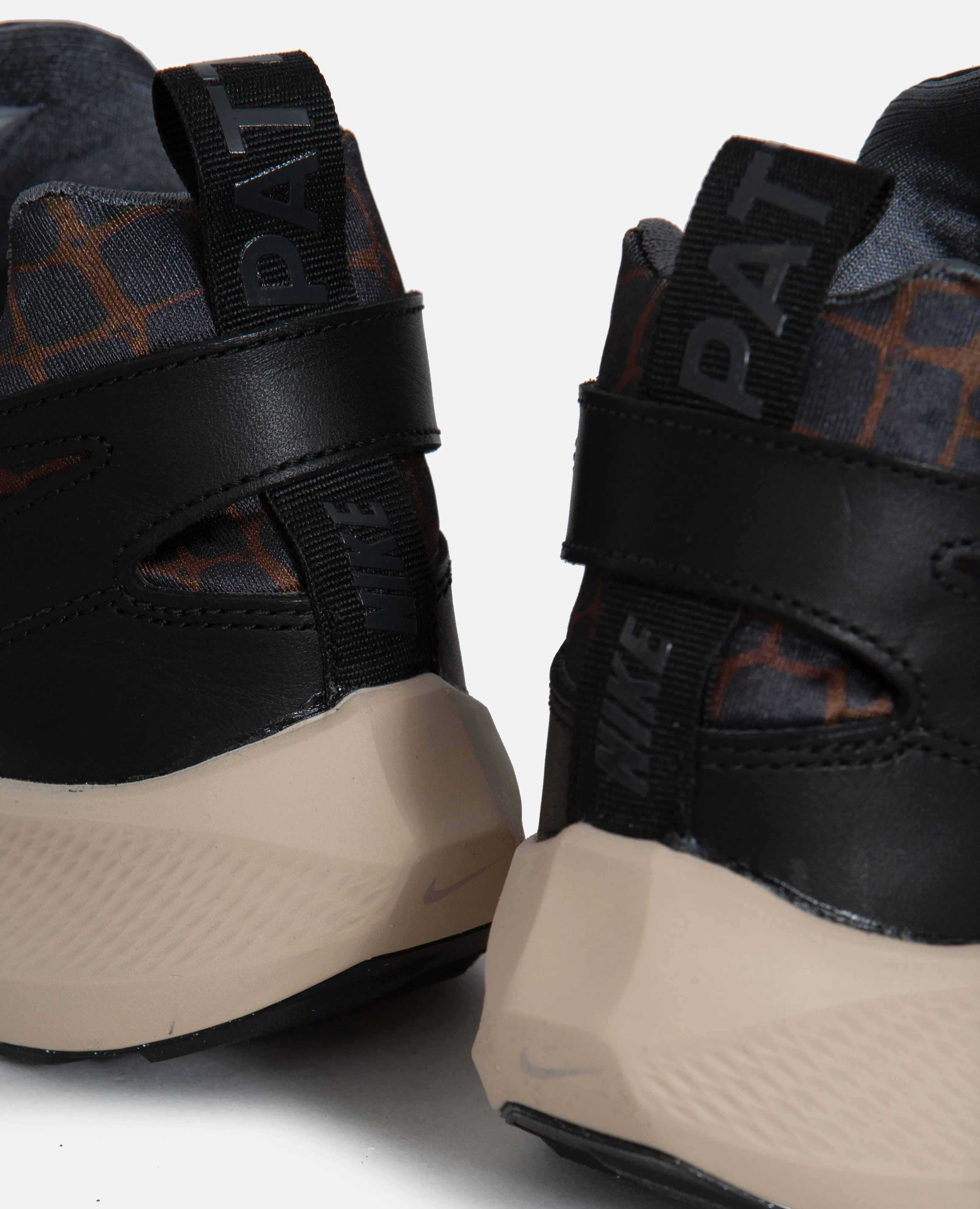 Nike x Patta Running Team Air Huarache (Black/Cool Grey-Sanddrift)