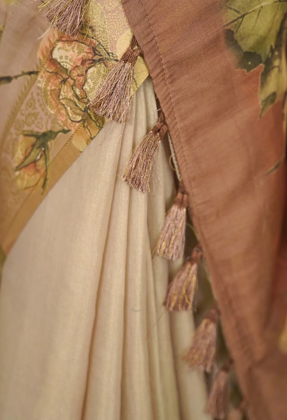 Sophisticated cotton silk With  floral printed And golden Zari border Wrap in 1 minute Saree